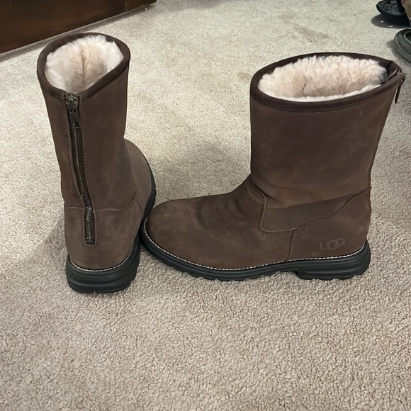 Brown ugg boots - Picture 2 of 2